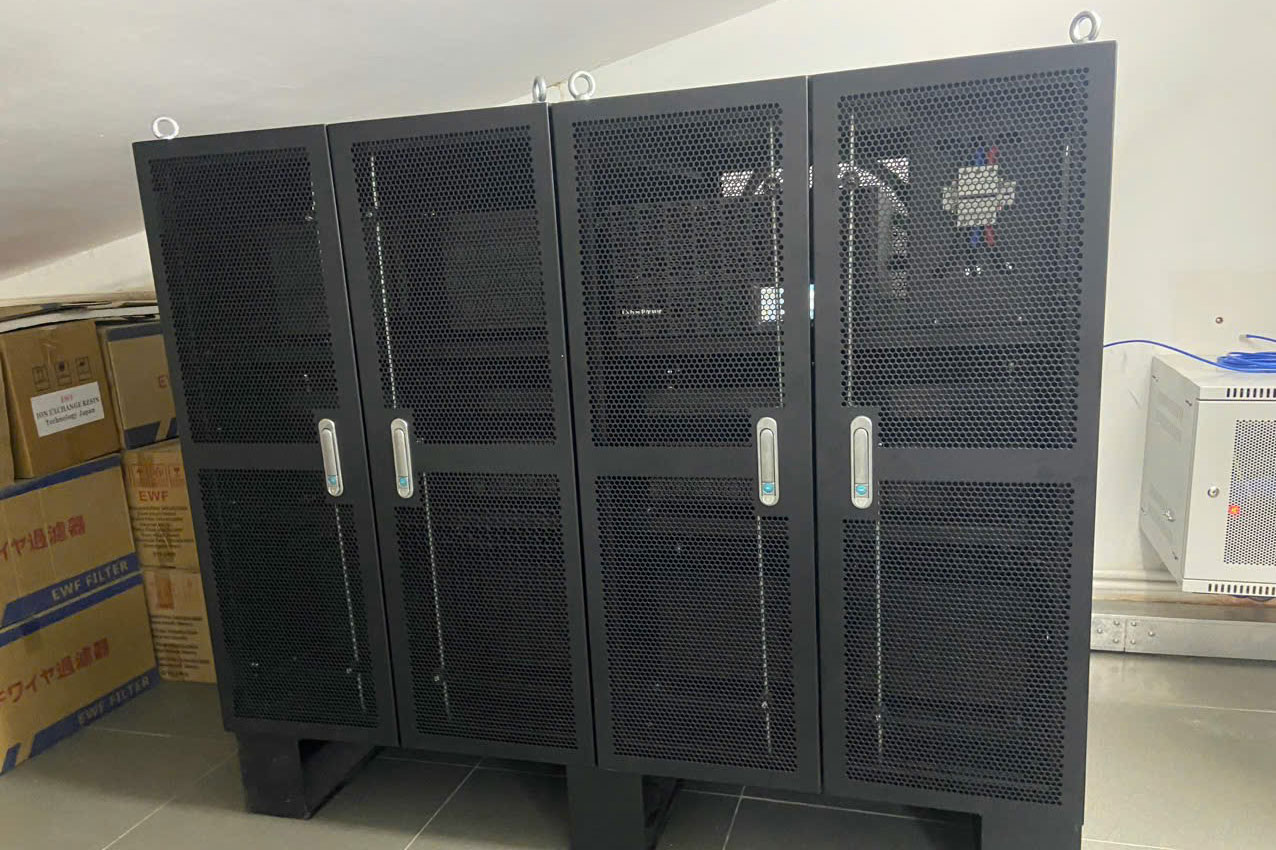 Khám Phá Ưu và Nhược Điểm Của Các Loại Tủ Rack| Lựa Chọn Hoàn Hảo Cho Hệ Thống CNTT