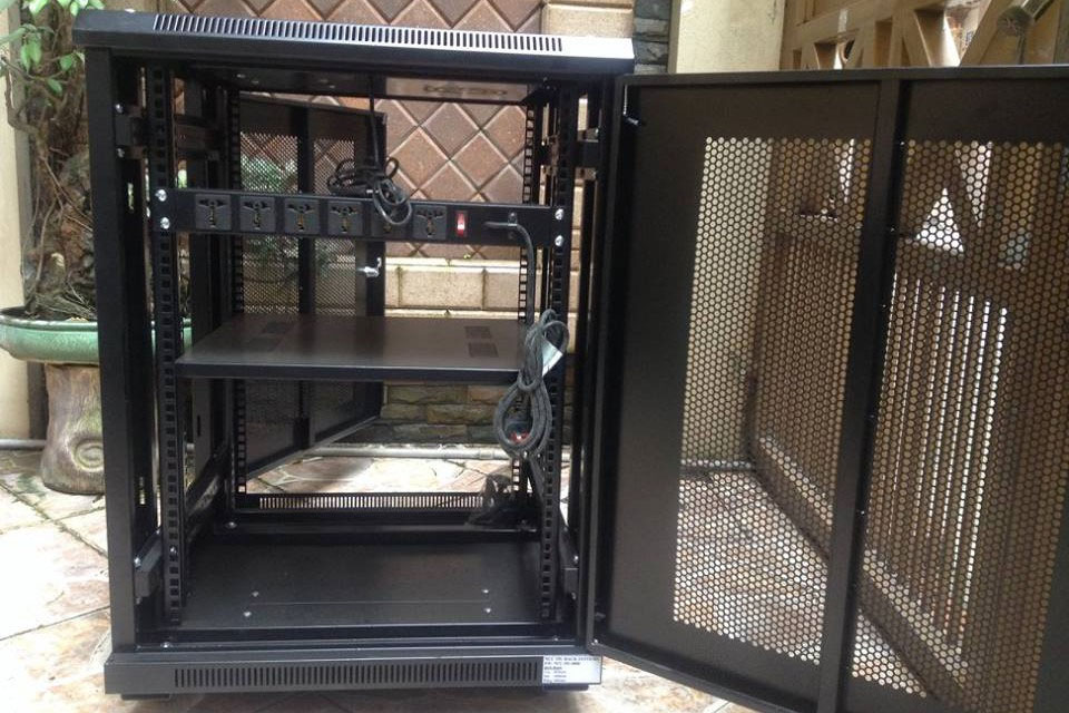 Tủ Rack 15U Là Gì? Kích Thước Tủ Rack Mạng 15U Là Bao Nhiêu?