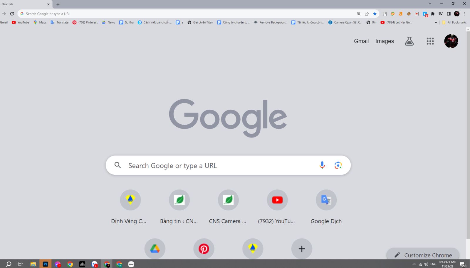Mở trình duyệt và truy cập vào trang chính Google.