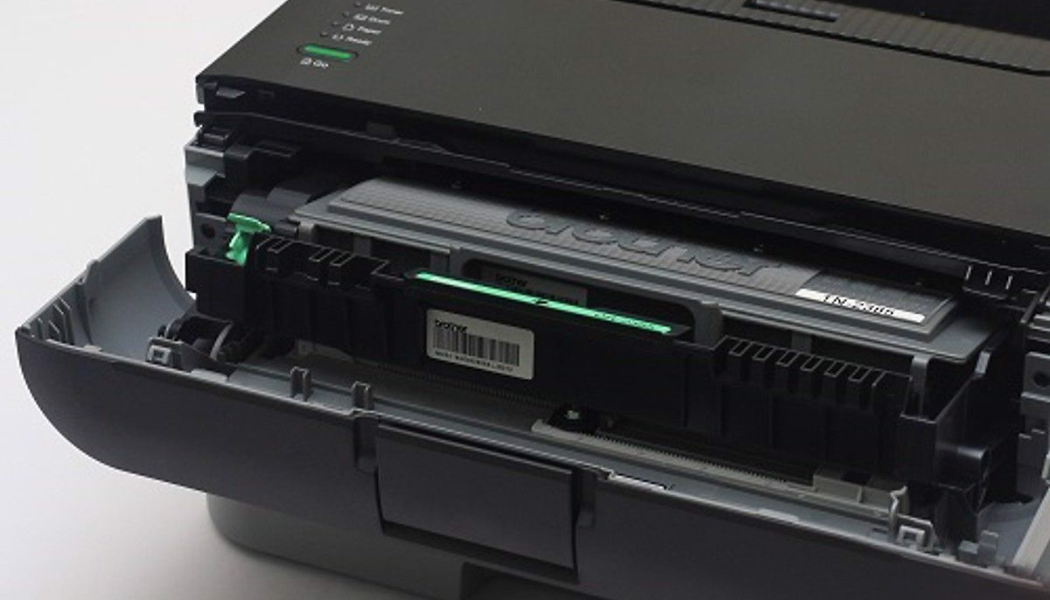 Kiểm Tra Hộp Mực Máy In Brother HL-L2321D.