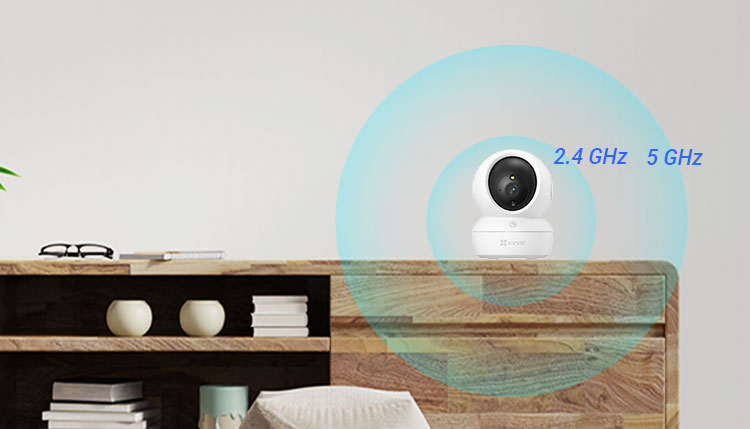 Camera cũng có tính năng theo dõi tự động thu phóng và phát hiện tiếng ồn lớn.