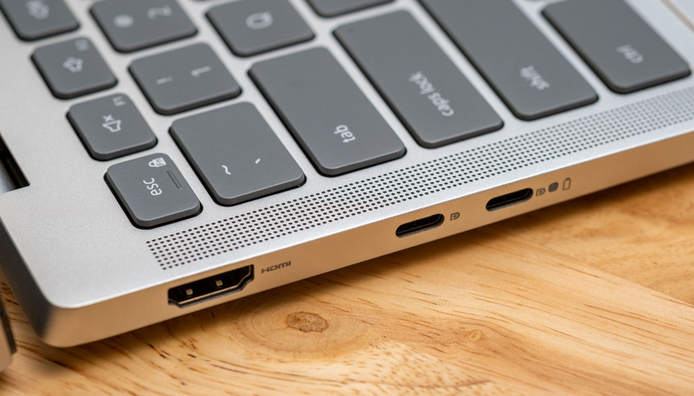 Kết Nối Đầy Đủ Và Nhanh Chóng Nhờ Vào  Wi-Fi 6E Và Các Cổng Kết Nối Đa Dạng.