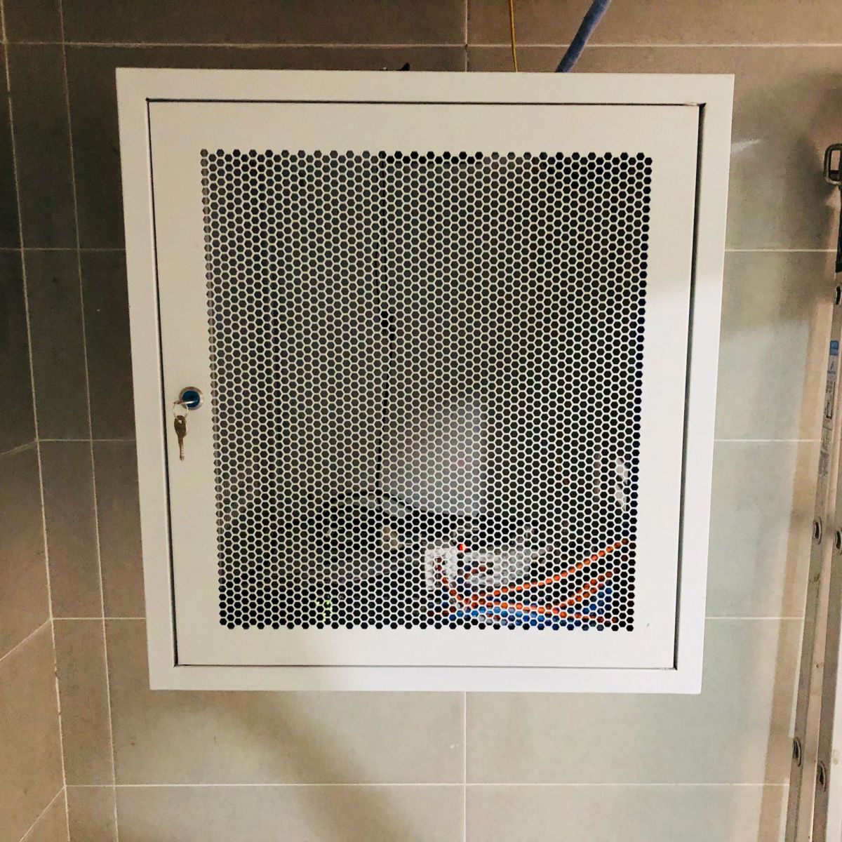 Phân Biệt Tủ Rack Treo Tường Và Tủ Rack Đứng| Lựa Chọn Nào Phù Hợp Với ...