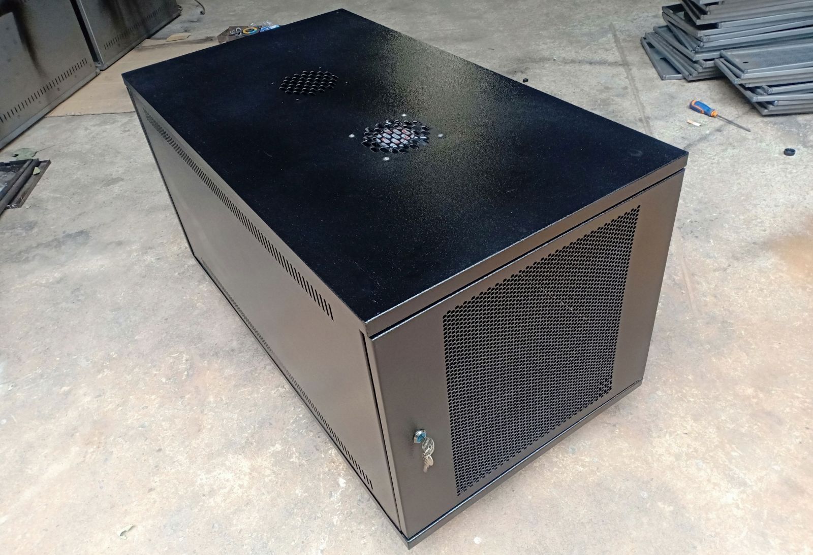 Các Loại Tủ Rack 15U Trên Thị Trường.