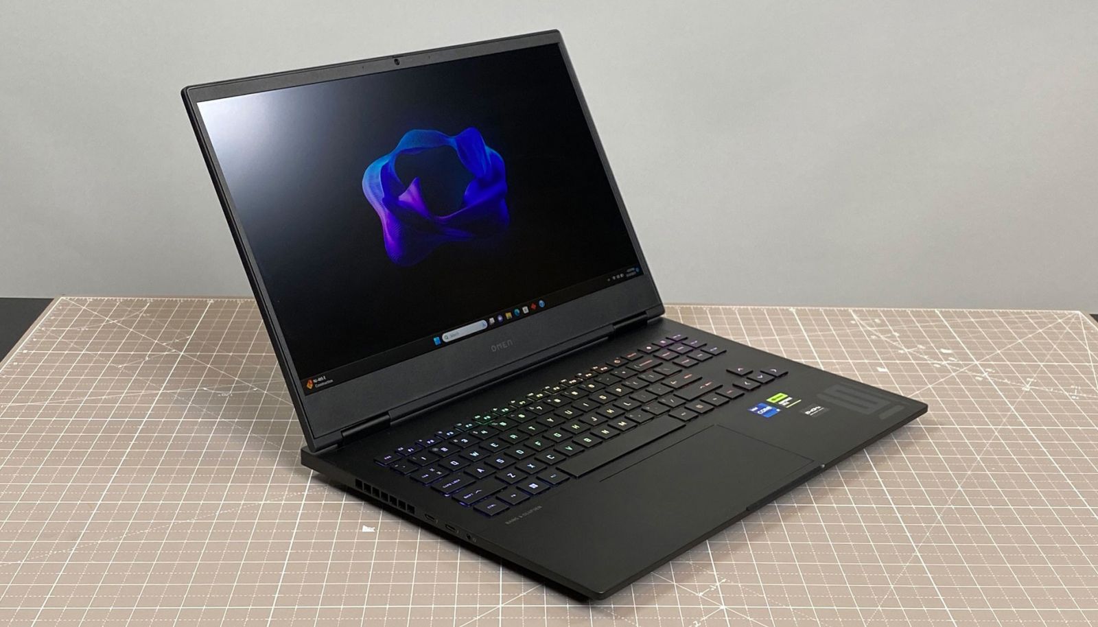 RTX 4070 8GB đồ hoạ đỉnh cao cho Game, AI & Thiết kế chuyên nghiệp.